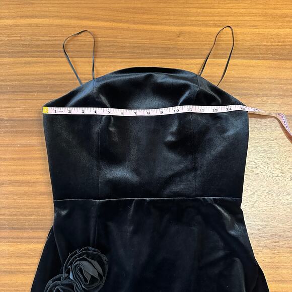 Amanda Uprichard Black Velvet Wolfe Gown, $312 currently on Revolve, NWT Small - Picture 7 of 11